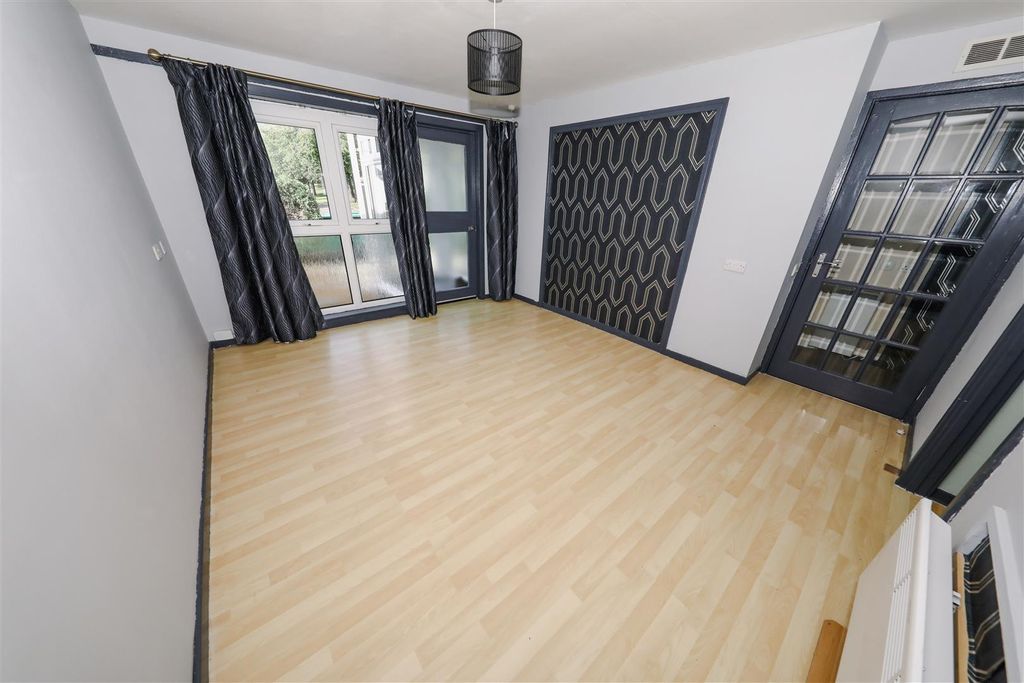 Property photo 3 of 13 C
