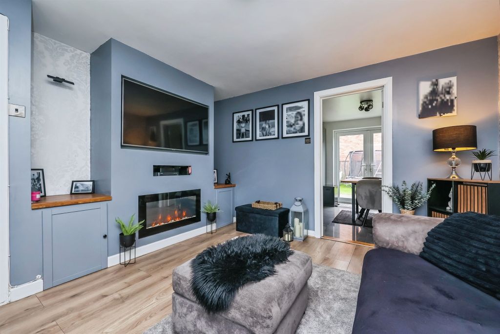 Property photo 2 of 20