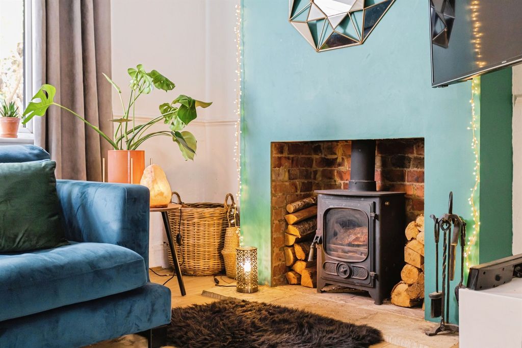 Property photo 2 of 23