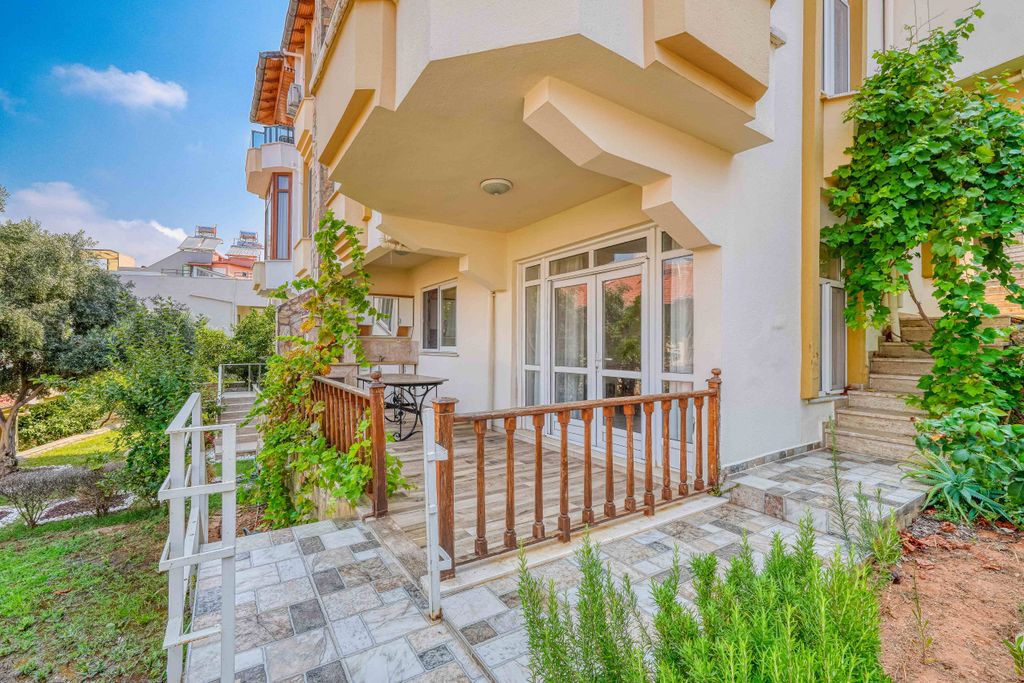 Property photo 2 of 25 Outstanding Alanya Villa For Sale In Kestel - View From The Garden To The Villa