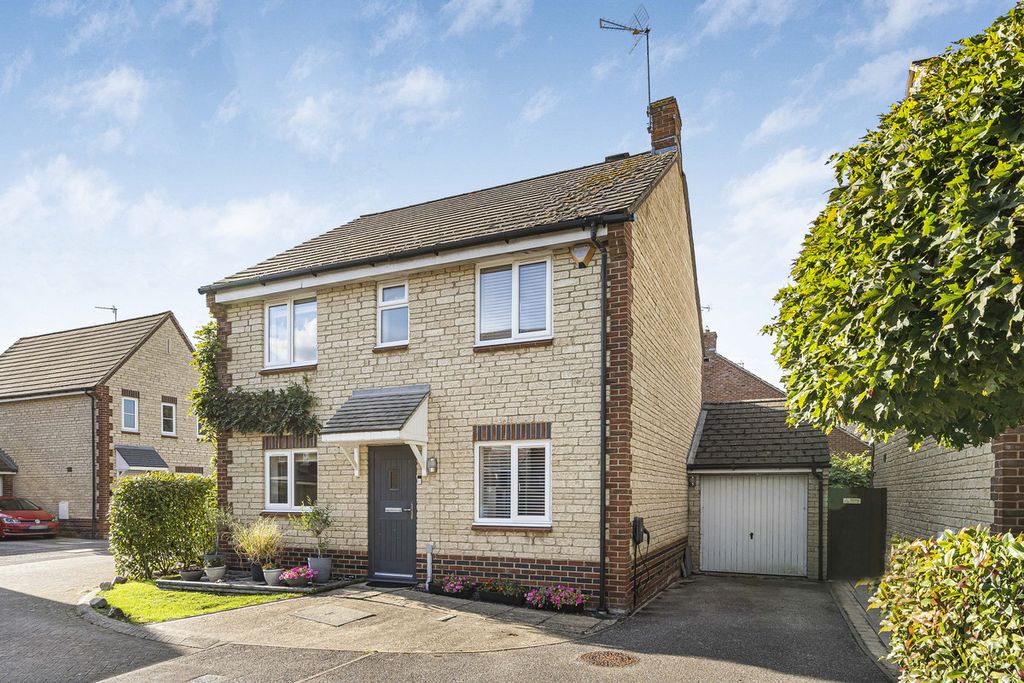 Property photo 1 of 28