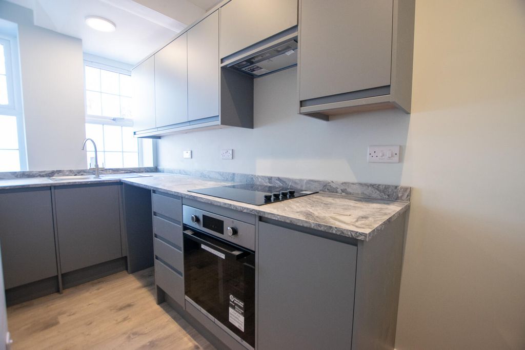 Property photo 2 of 10 Kitchen