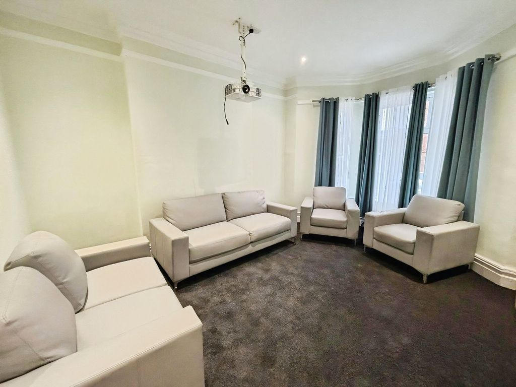 Property photo 3 of 12 Picture No. 04