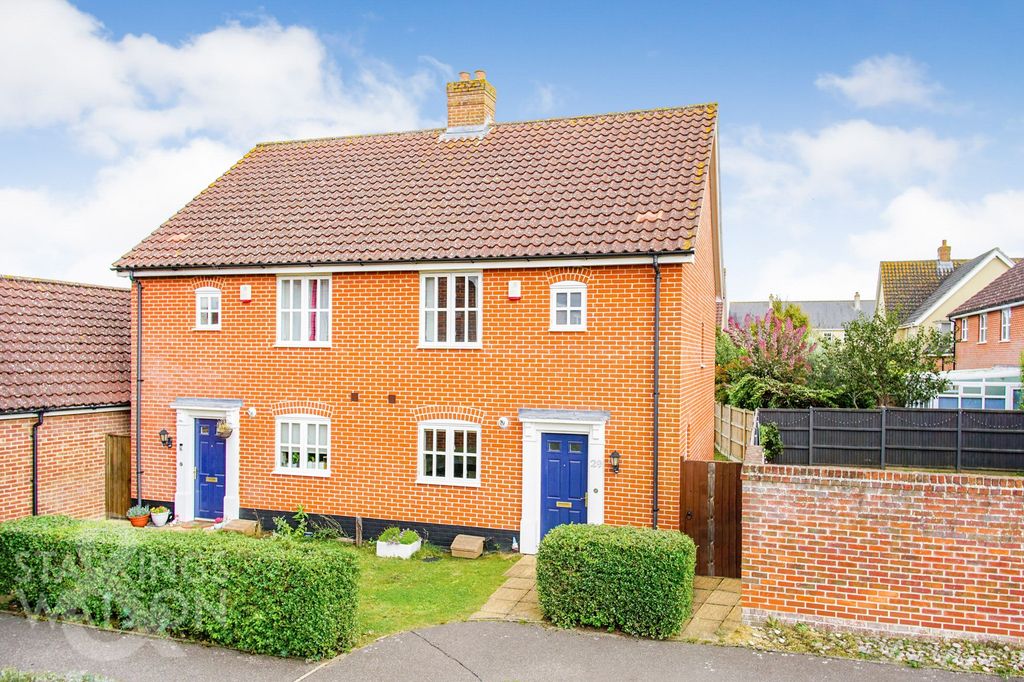 Property photo 1 of 32