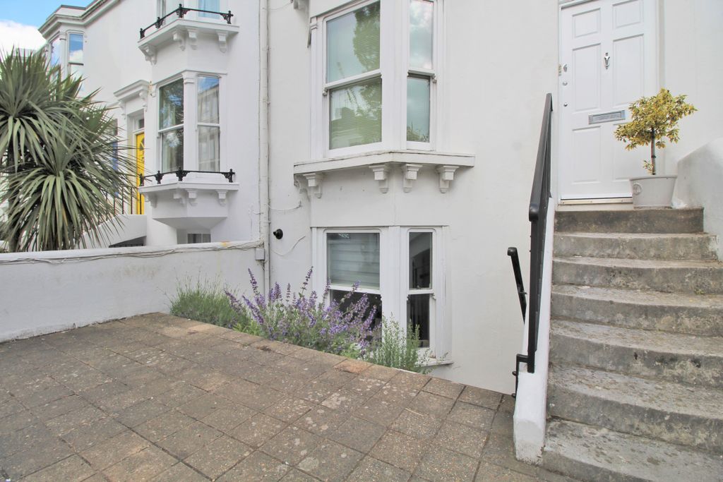 Property photo 2 of 11 11