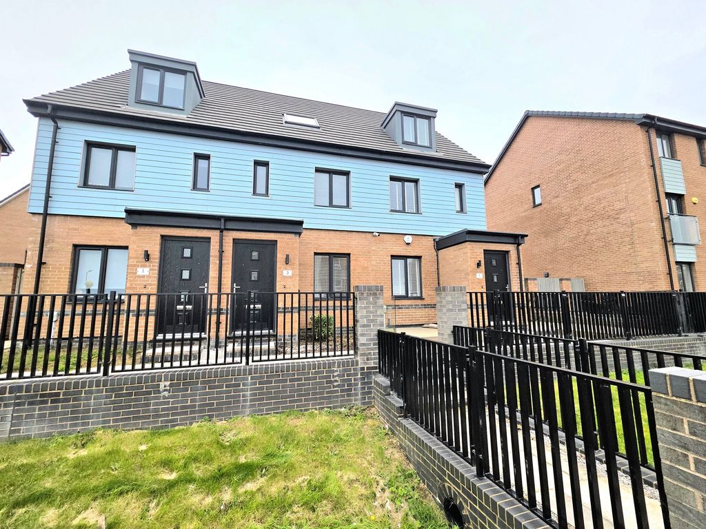 Property photo 1 of 30 Front Aspect