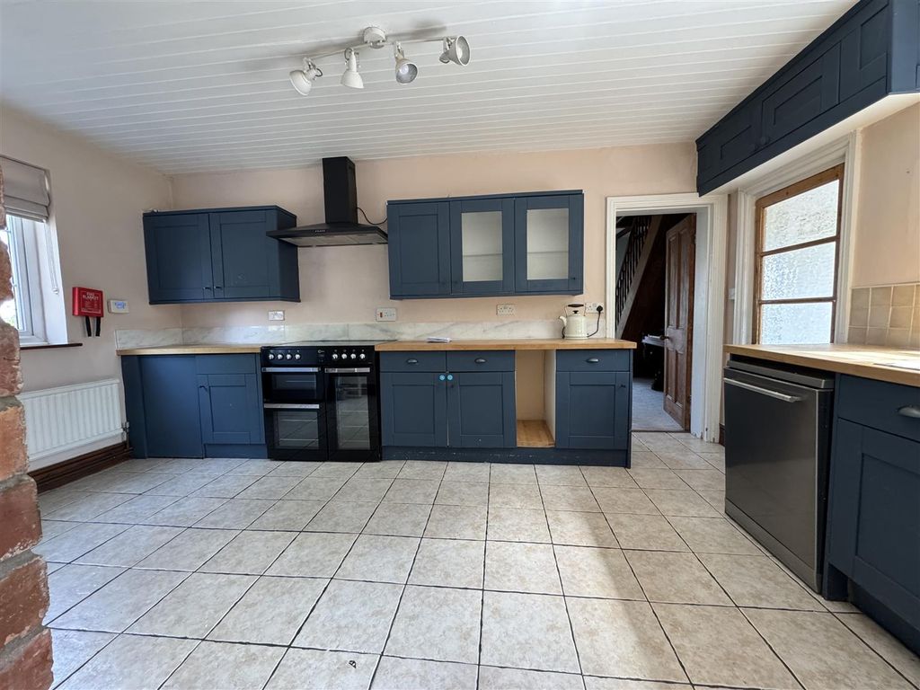 Property photo 3 of 23