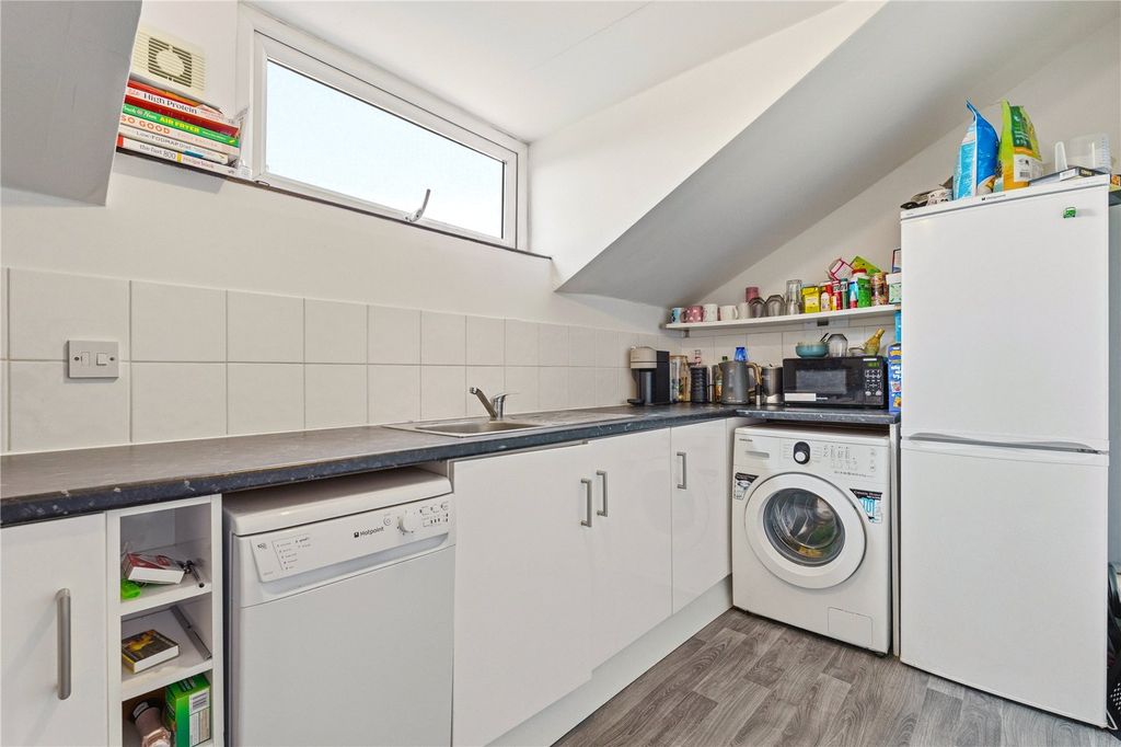 Property photo 2 of 16 Picture No. 27