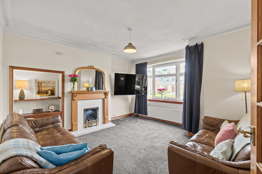 Property photo 3 of 28