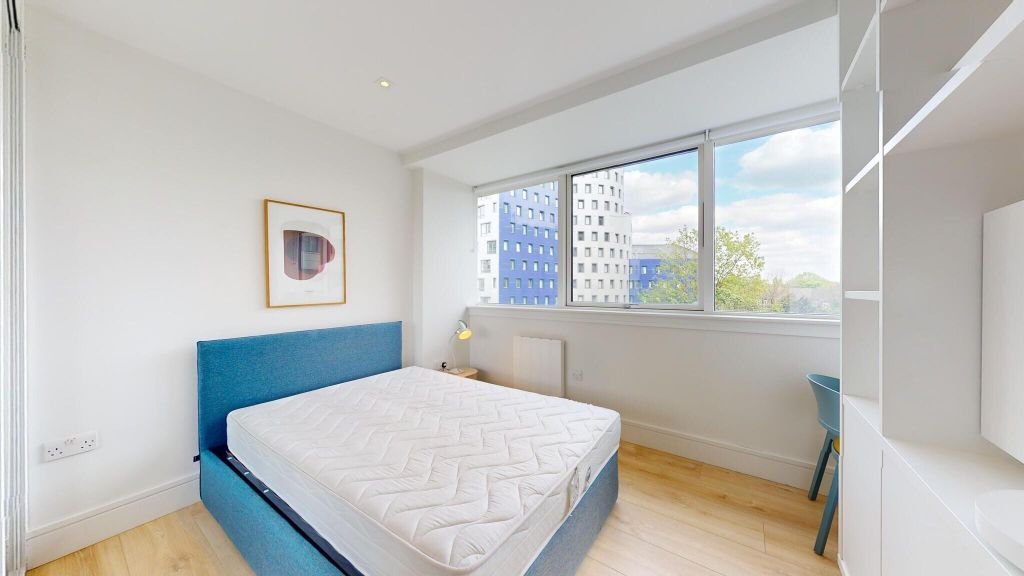 Property photo 3 of 16 Bedroom