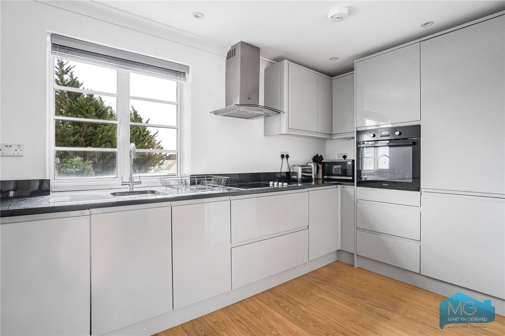 Property photo 3 of 13 Picture No. 16