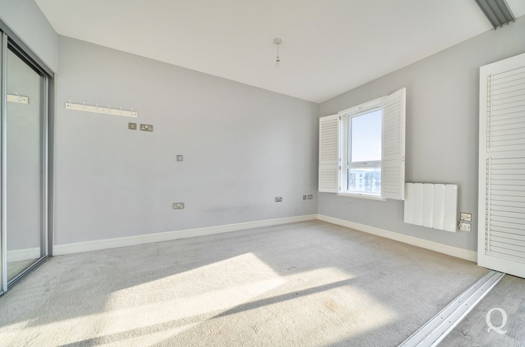 Property photo 3 of 31 F7c45dc6-A73E-419...