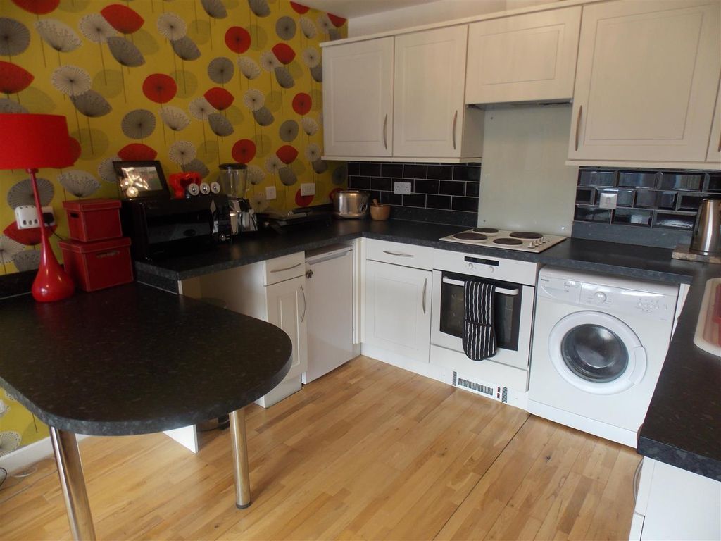 Property photo 3 of 8