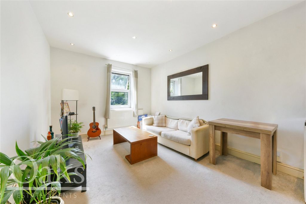 Property photo 3 of 9 Picture No. 08
