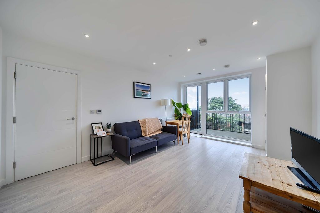 Property photo 3 of 20 Picture No. 12