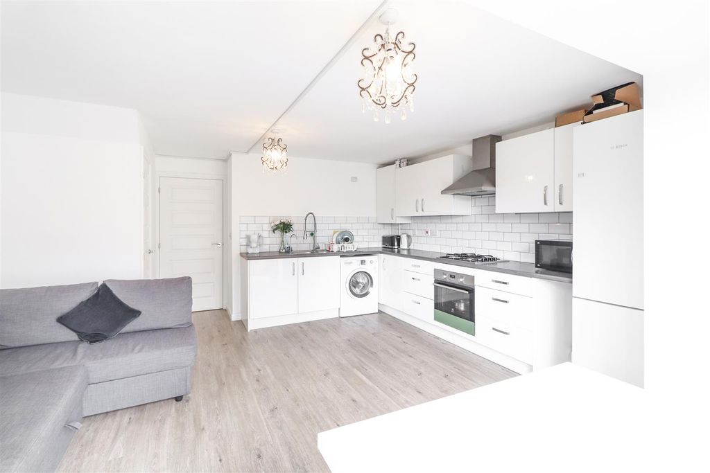 Property photo 2 of 26 6 Brambling Avenue-22.Jpg