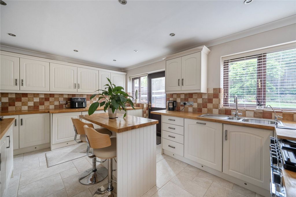 Property photo 3 of 13 Picture No. 02