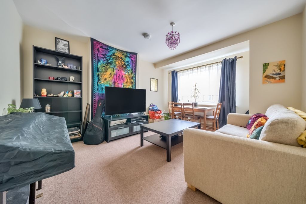 Property photo 2 of 9 987992 (2)