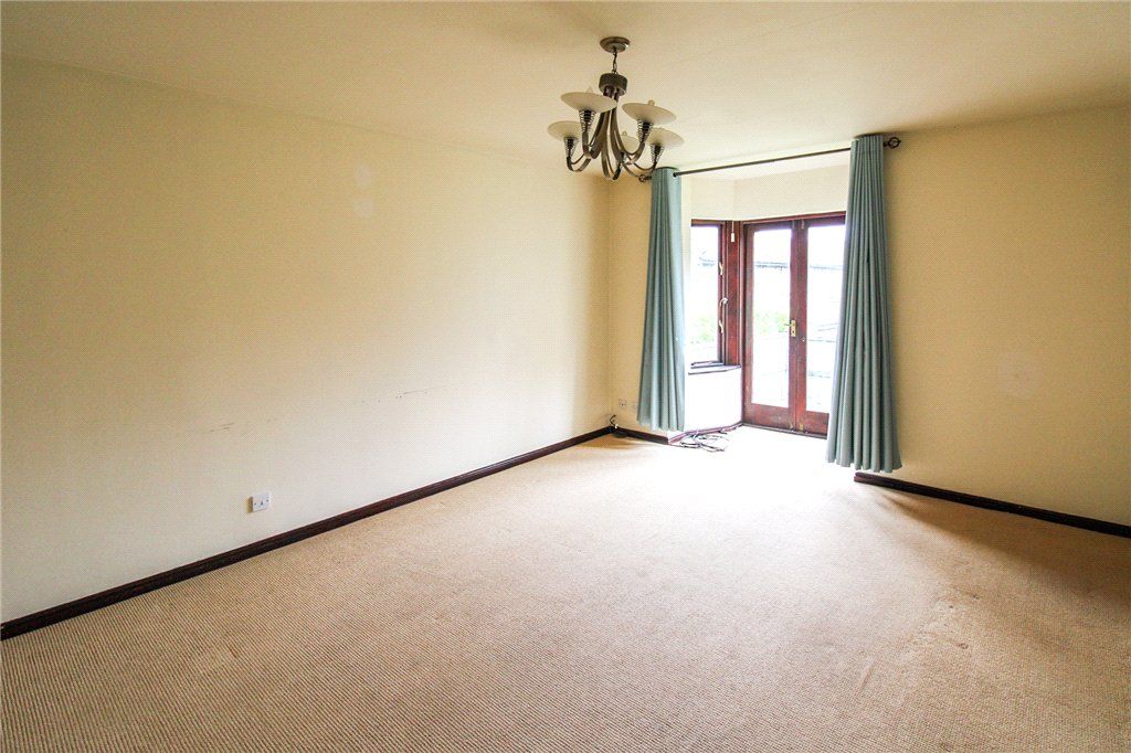 Property photo 2 of 11 Sitting Room