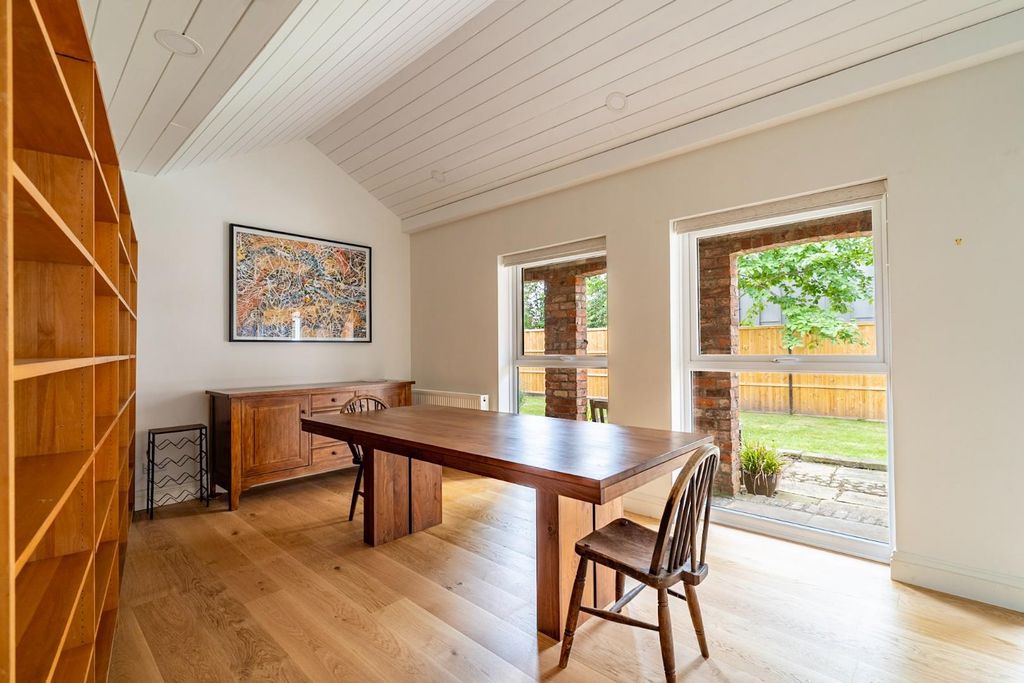 Property photo 3 of 30 Dining Area