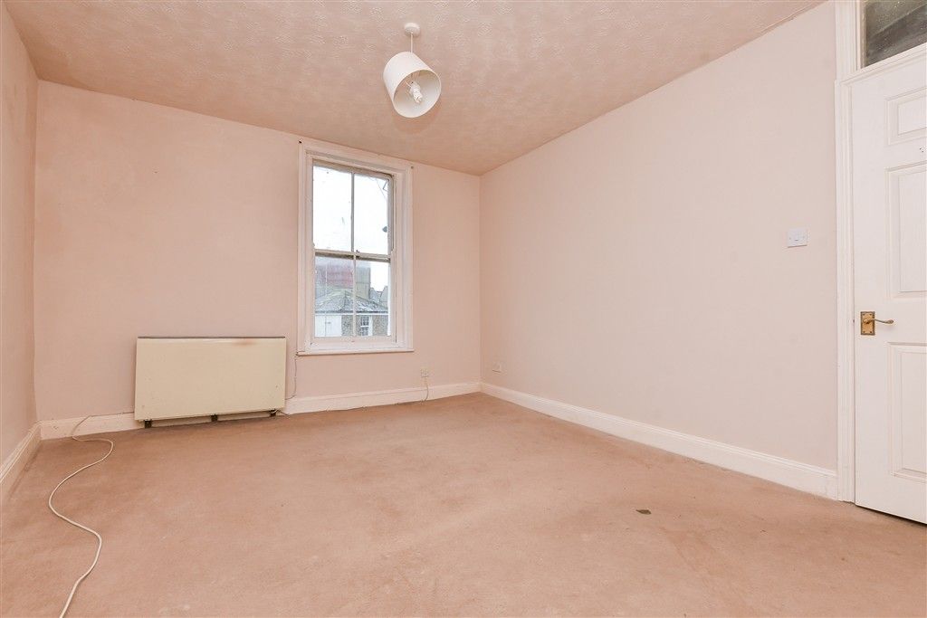 Property photo 3 of 8 Internal Feature
