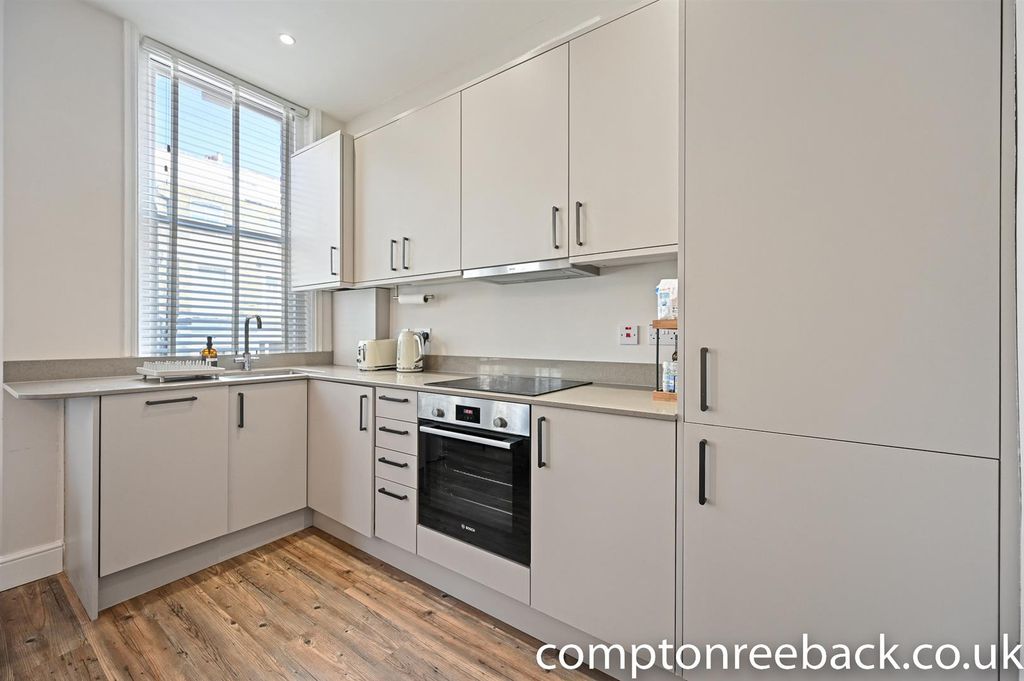 Property photo 2 of 8 Kitchen.Jpg