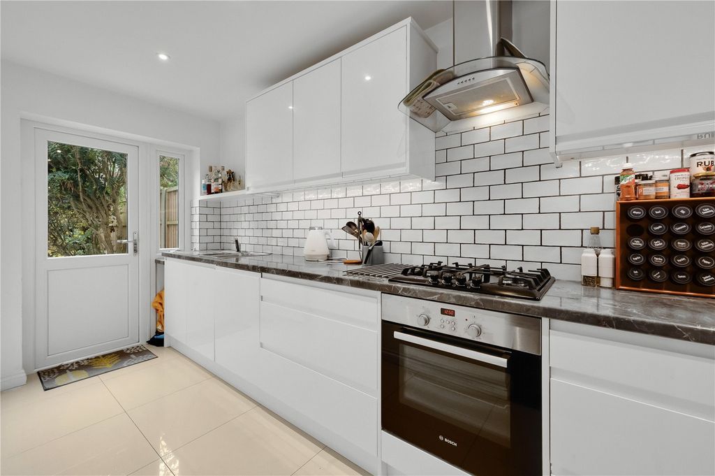 Property photo 2 of 8 Kitchen