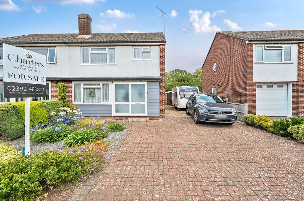 Property photo 2 of 14 1325226-21-687503...