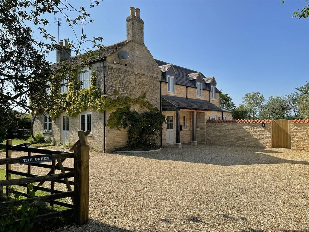 Property photo 1 of 21 Helpston Road, Bainton
