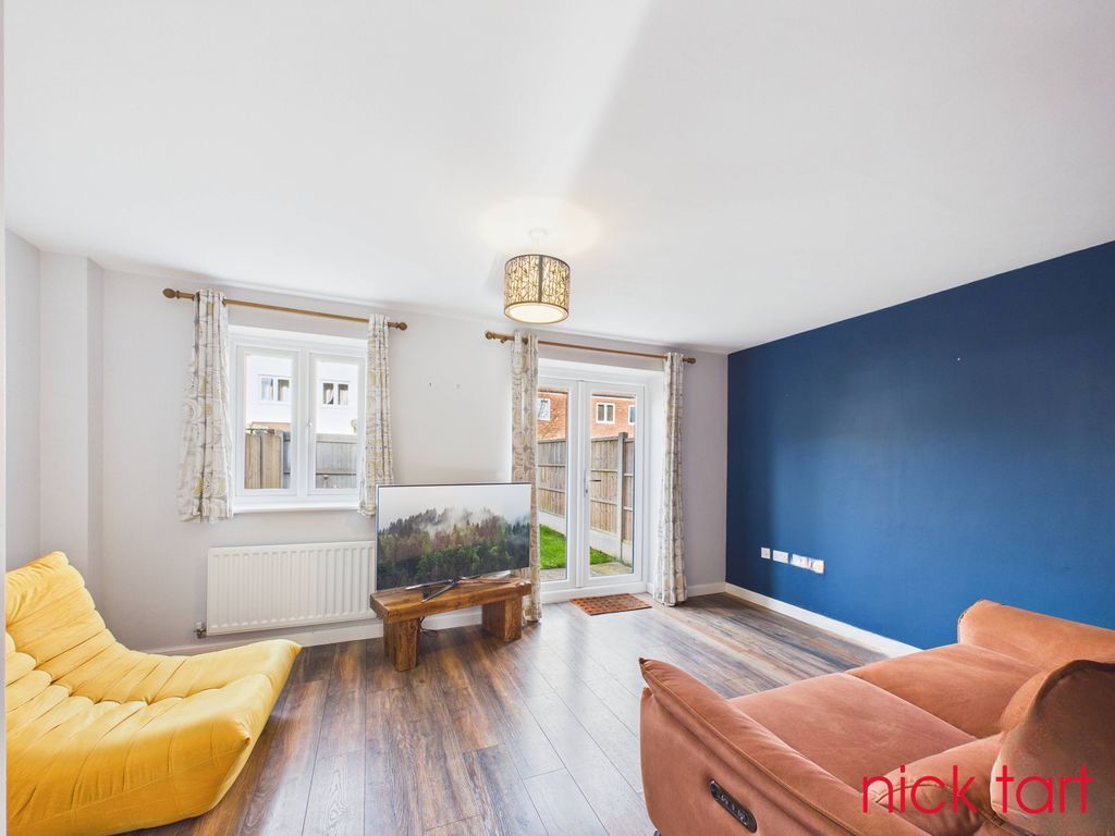 Property photo 2 of 11 Photo 2