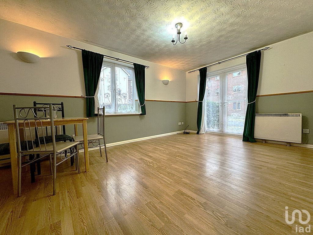 Property photo 3 of 11