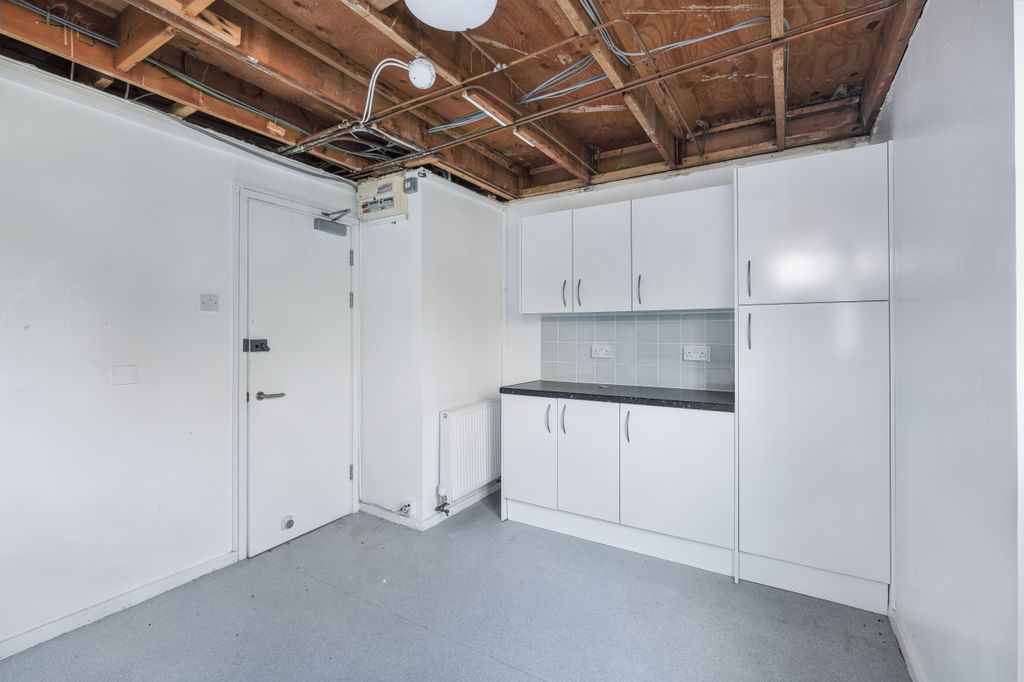 Property photo 3 of 19 22-23 Blackheath Crescent, Bradwell Common, Milton Keynes Mk13 8Ad