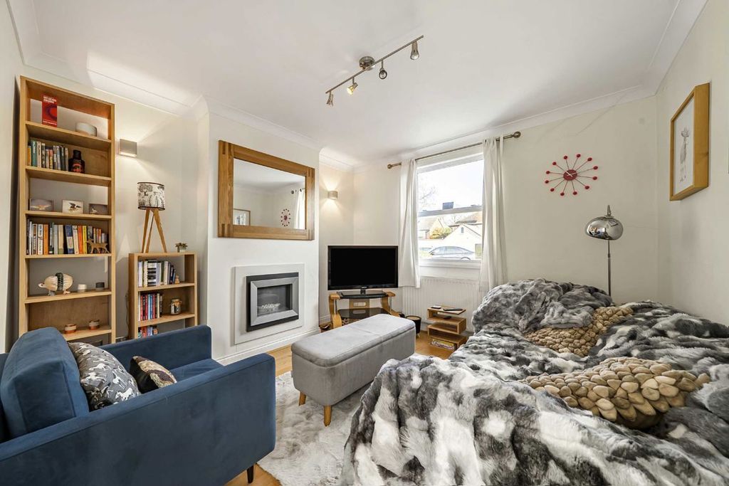 Property photo 2 of 8