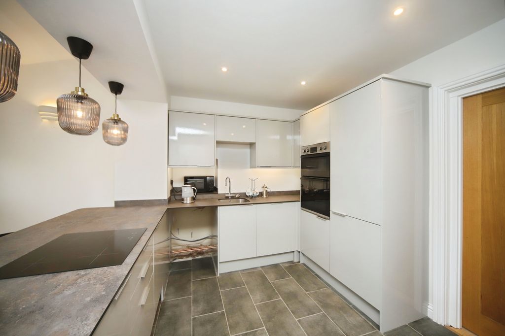 Property photo 3 of 17 Kitchen/Diner
