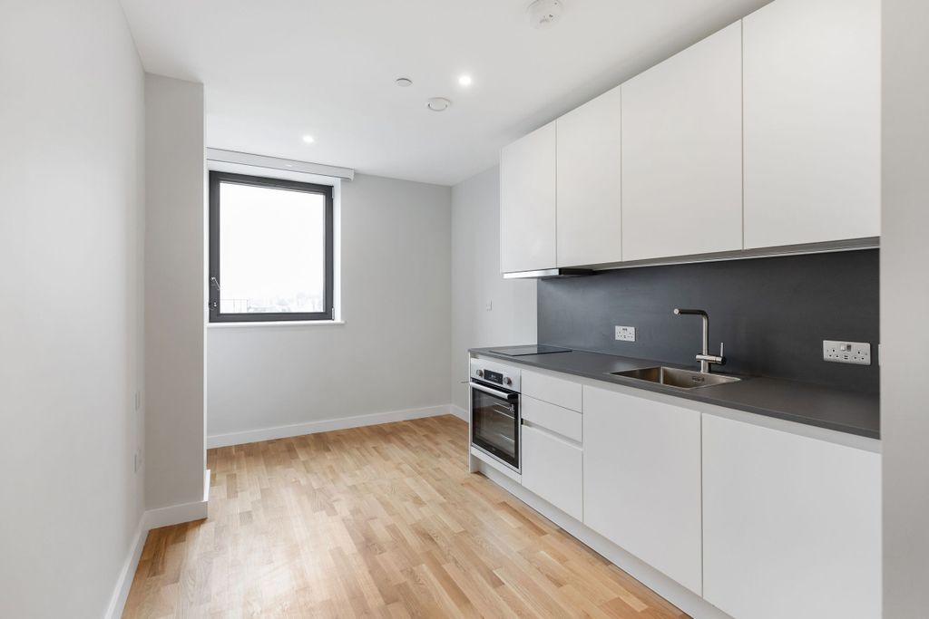 Property photo 1 of 10 Kitchen (Example)