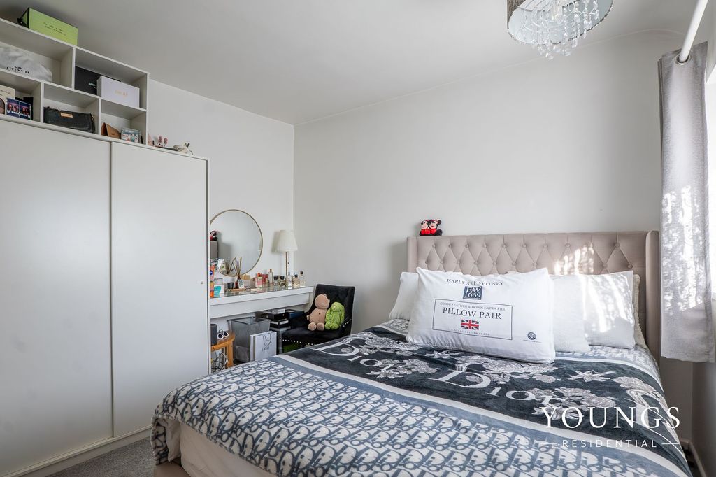 Property photo 3 of 19