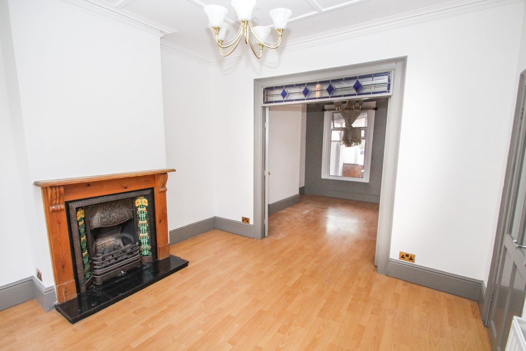 Property photo 2 of 19 5168381