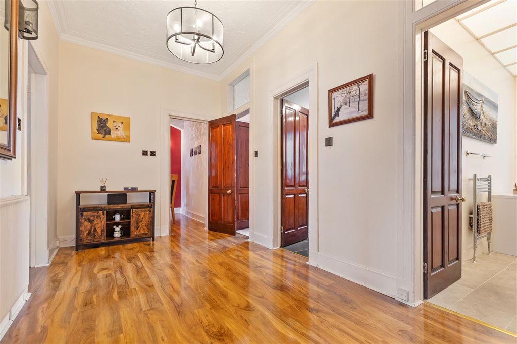 Property photo 3 of 24 003.Jpg