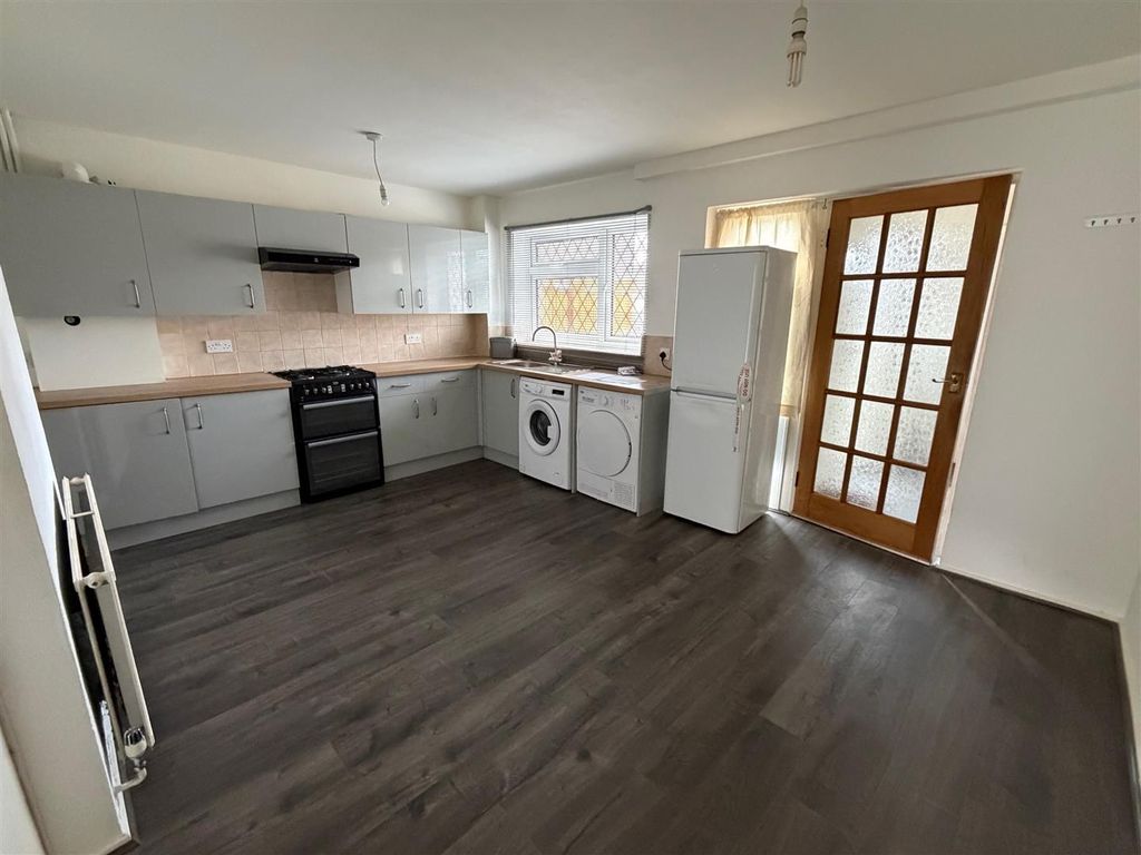 Property photo 3 of 11 5.Jpg