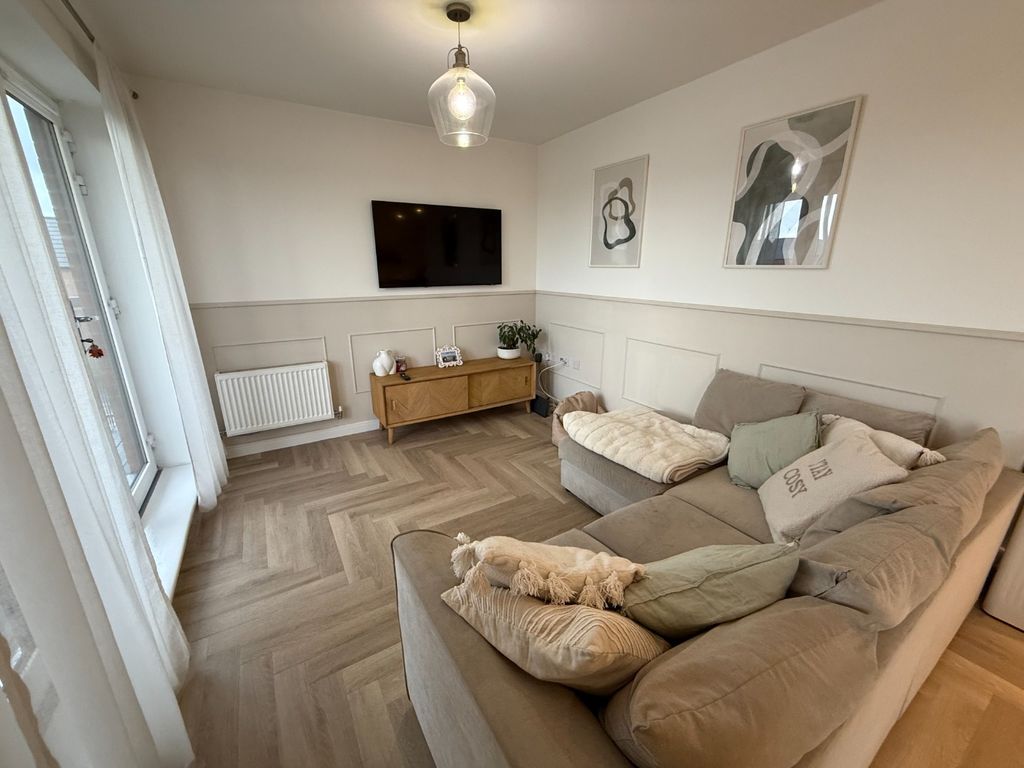 Property photo 2 of 11 4841202