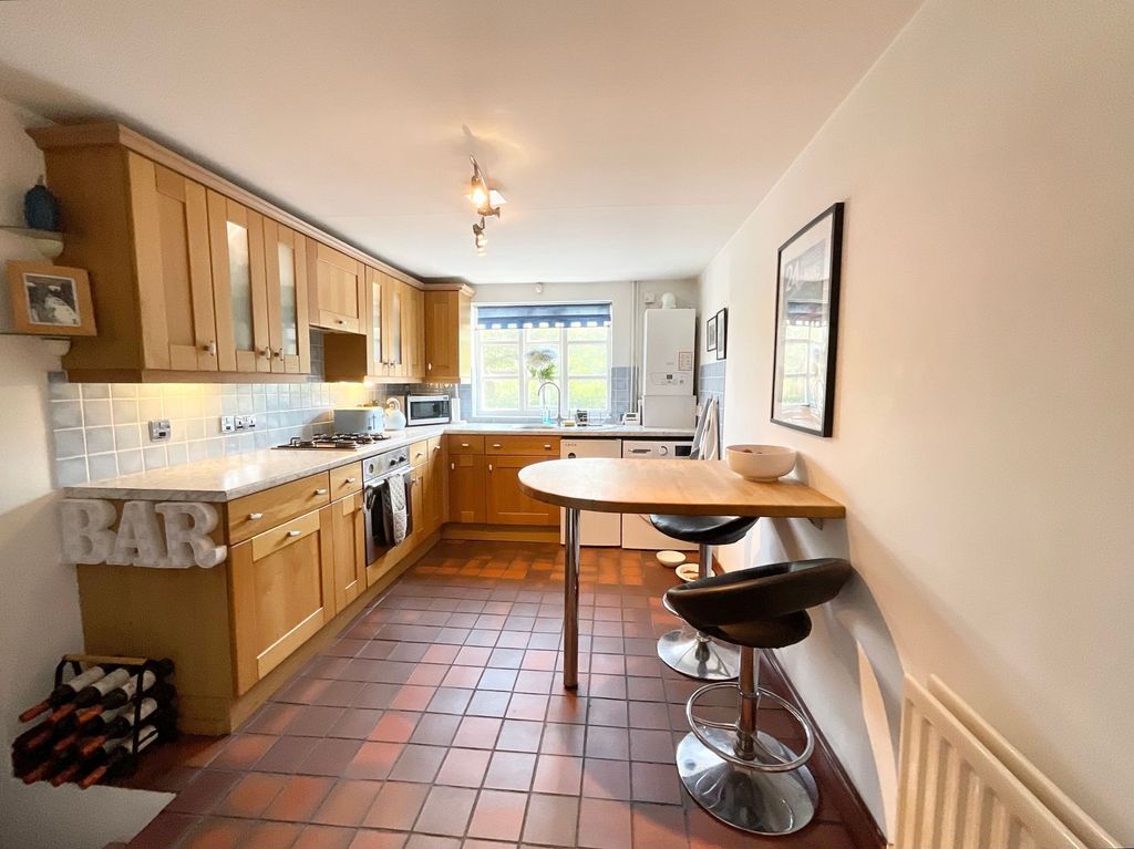 Property photo 2 of 22