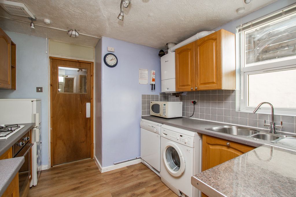 Property photo 2 of 13 Photo 04