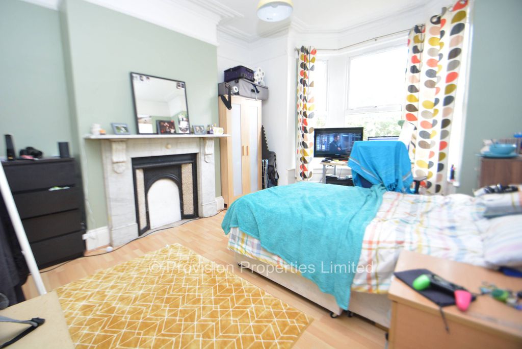 Property photo 3 of 13 Photo