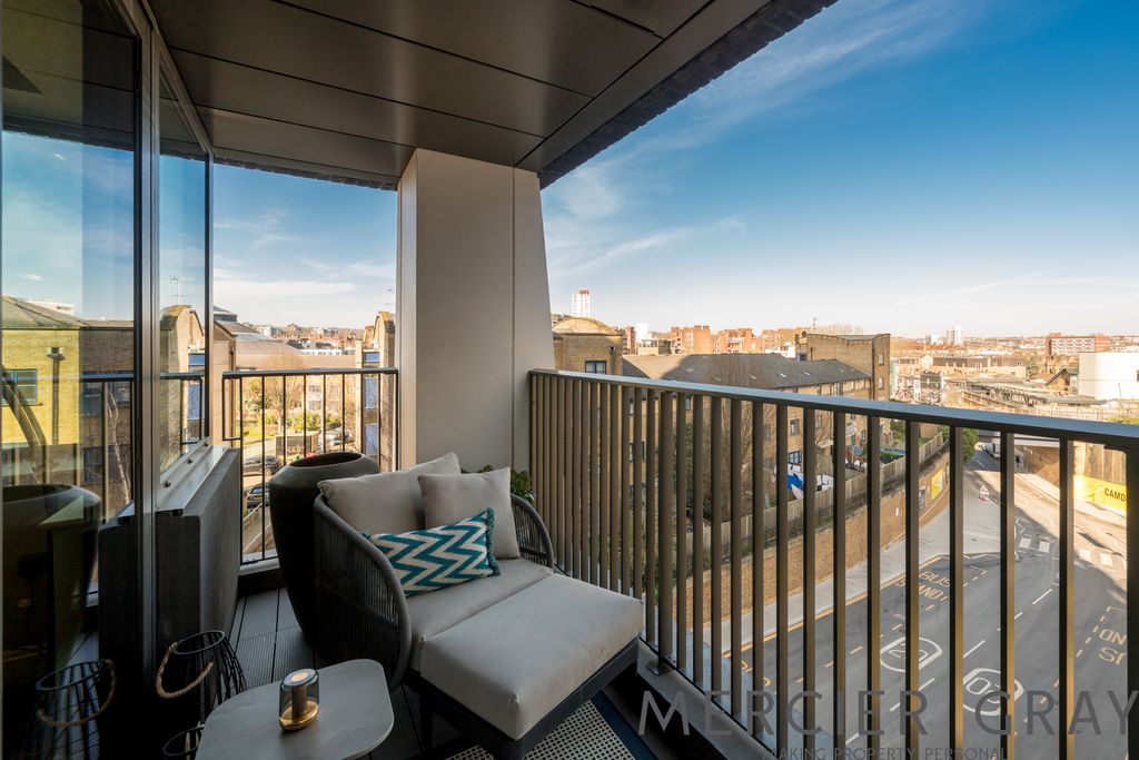 Property photo 3 of 15 Photo 6