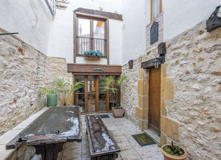 Property photo 3 of 11