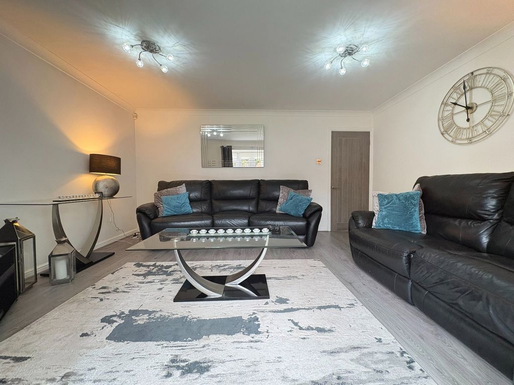 Property photo 2 of 36