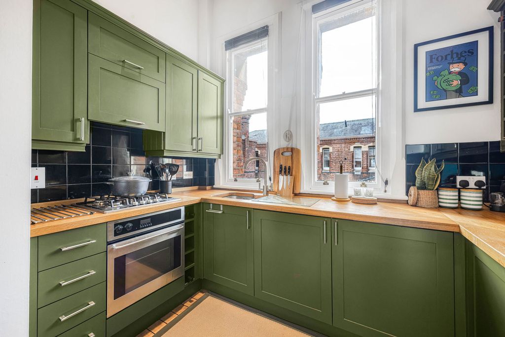 Property photo 3 of 14