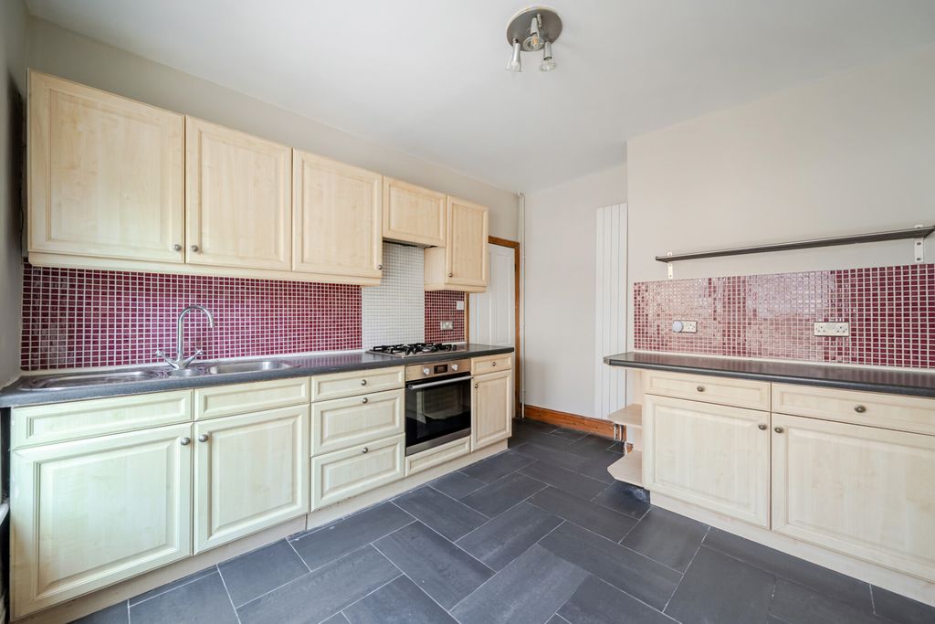 Property photo 2 of 18 1469719-13-6A1d6E...