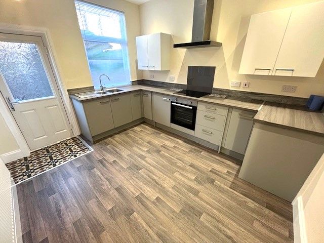 Property photo 3 of 12 4