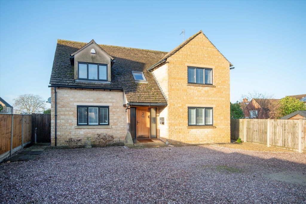 Property photo 3 of 18 Image